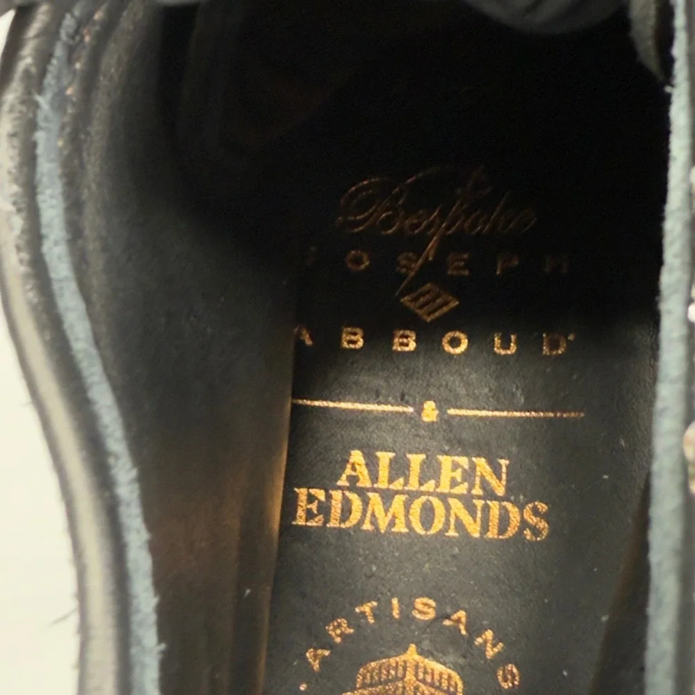 Allen Edmonds Men's Charcoal Gray Suede Chukka Boots